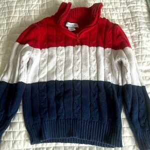 Cozee me
Boys sweater 
Size 7/8